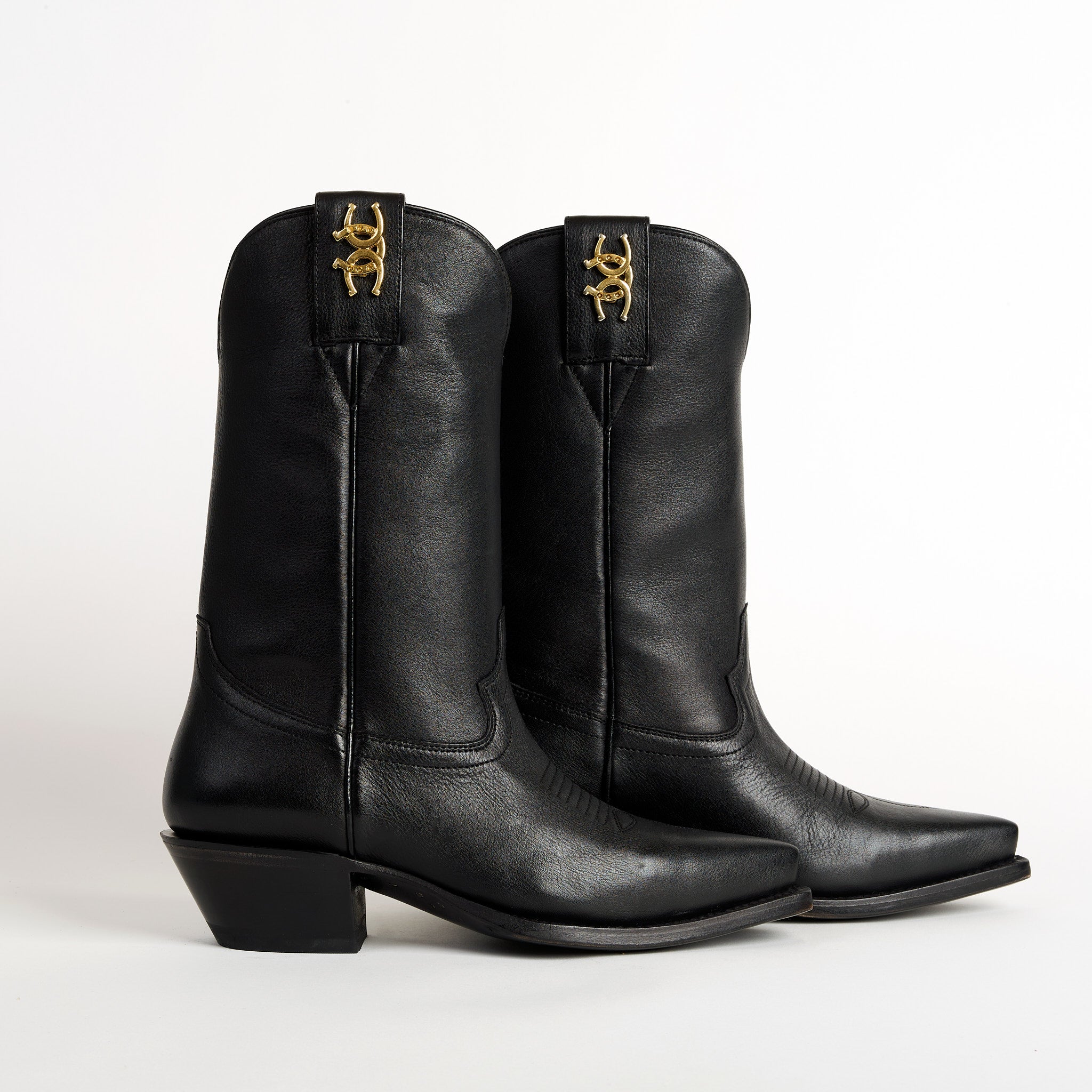Cerrat Women's Classic Cowboy Boots--Black