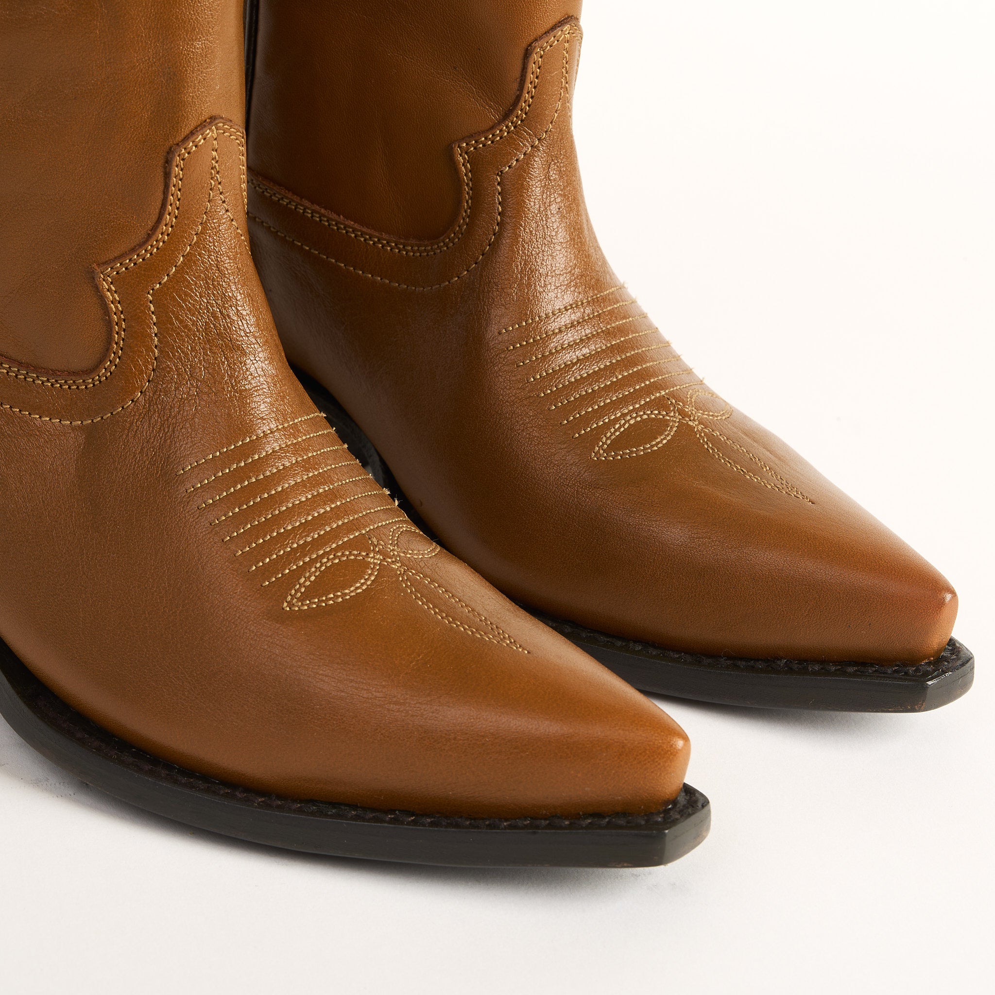 Cerrat Women's Classic Cowboy Boots--Brown